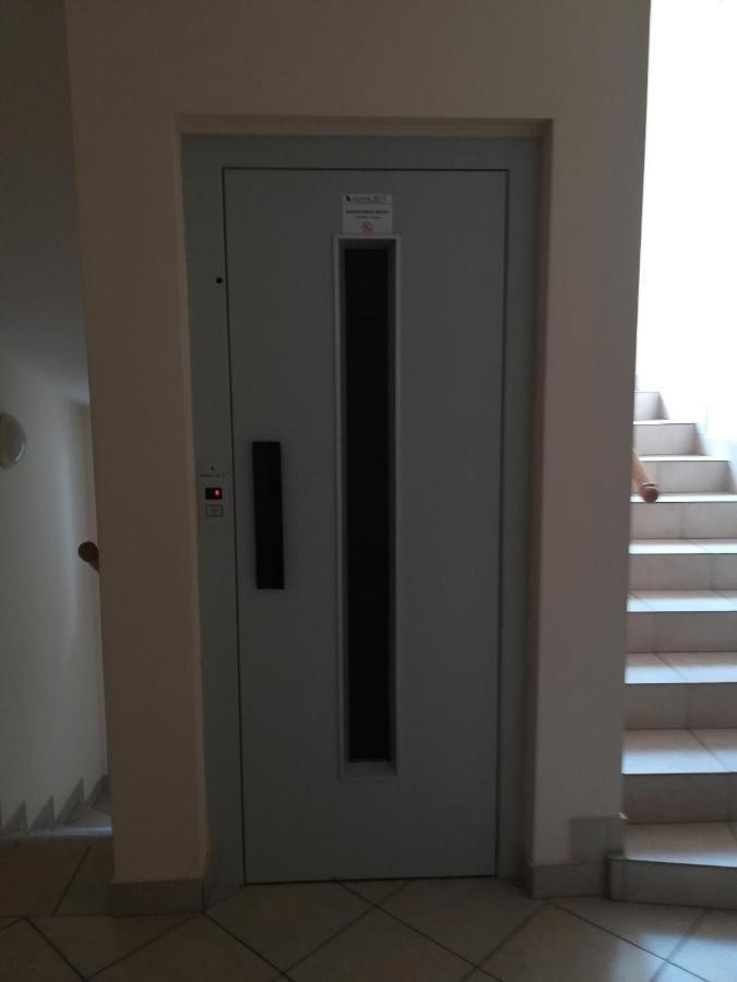 Homy Apartment In Buda, With Safe Garage And Terrace Budapest Ngoại thất bức ảnh