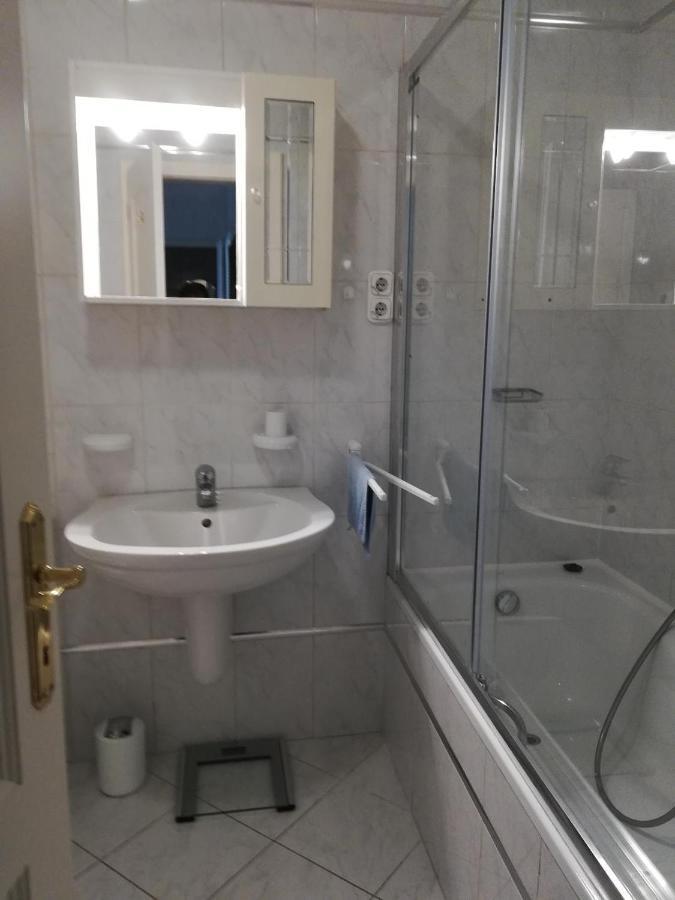 Homy Apartment In Buda, With Safe Garage And Terrace Budapest Ngoại thất bức ảnh